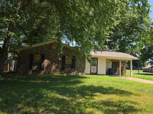 7300 Eastover Dr, Horn Lake, MS 38637