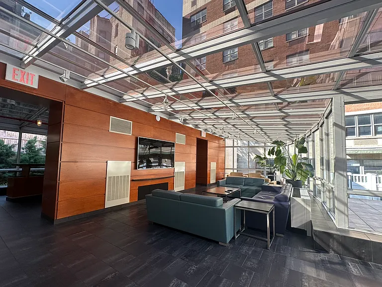 516 W 47th St #N7B — Photo 15
