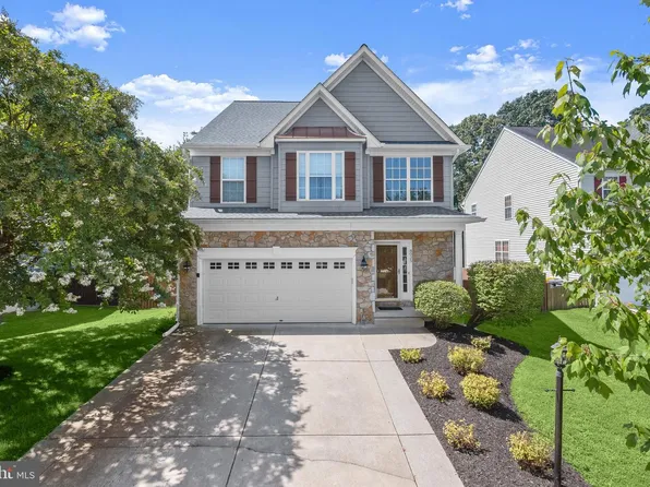 8025 Flora Ln, Pasadena, MD 21122