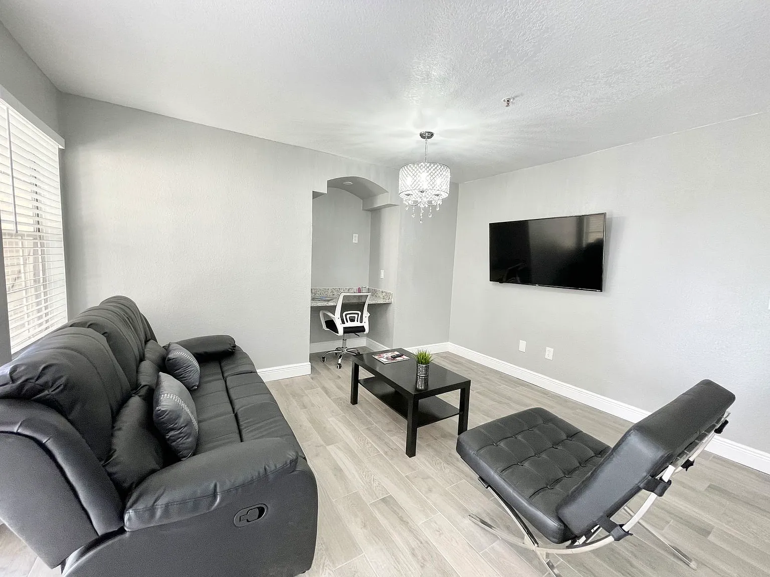 2 bed, 2.0 bath, 1080 sqft, $2,800 — Photo 1