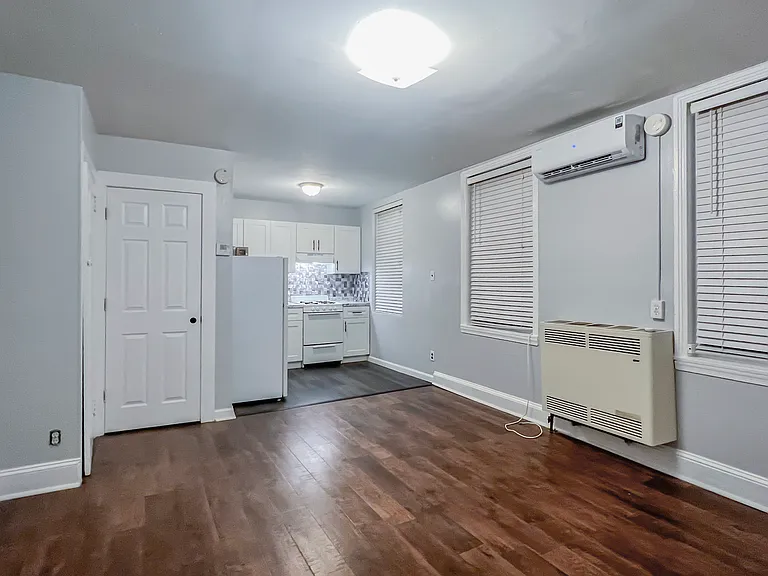 744 S 15th St #3R — Photo 3
