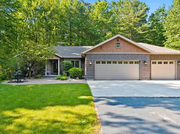 7190 Spring Lake Rd, Sobieski, WI 54171