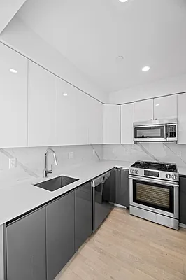 Rented by REAL New York | media 38