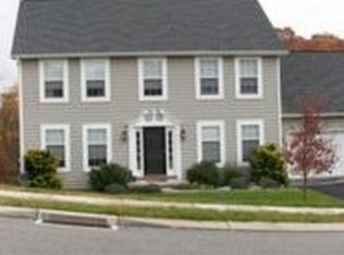 12 Chantilear Ct, Stewartstown, PA 17363