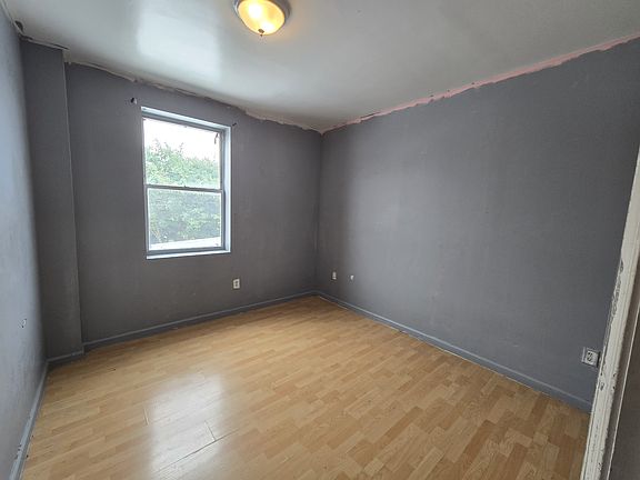 3rd image of 1931 S 7th St Floor 3