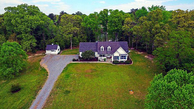 1st image of 290 Fountain Ln