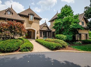 5 Kimberley Cir, Oak Brook, IL 60523