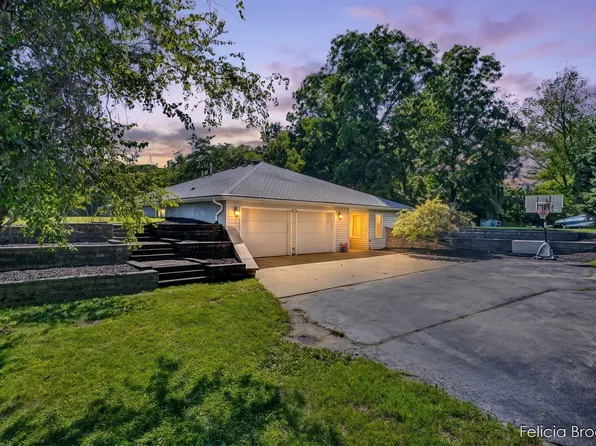 9840 E Barnum Rd, Woodland, MI 48897