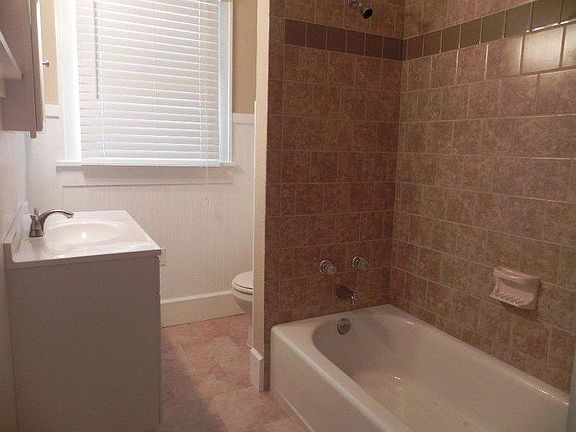 5th image of 11131 59th St