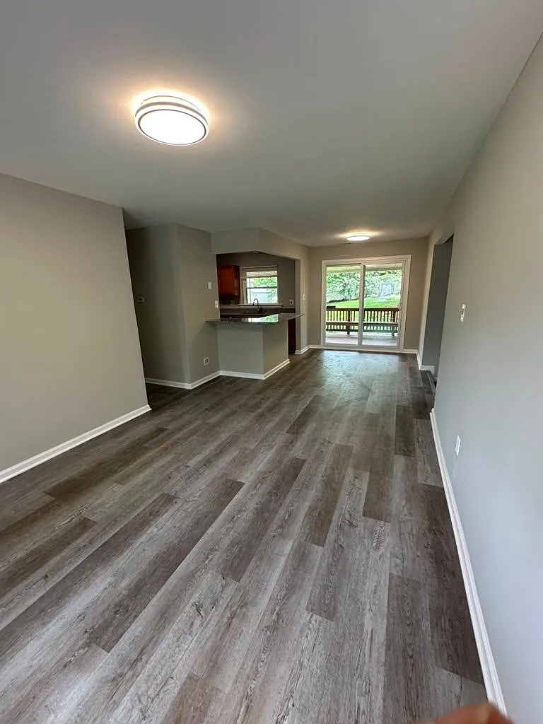 3 bed, 1124 sqft, $3,590 — Photo 3