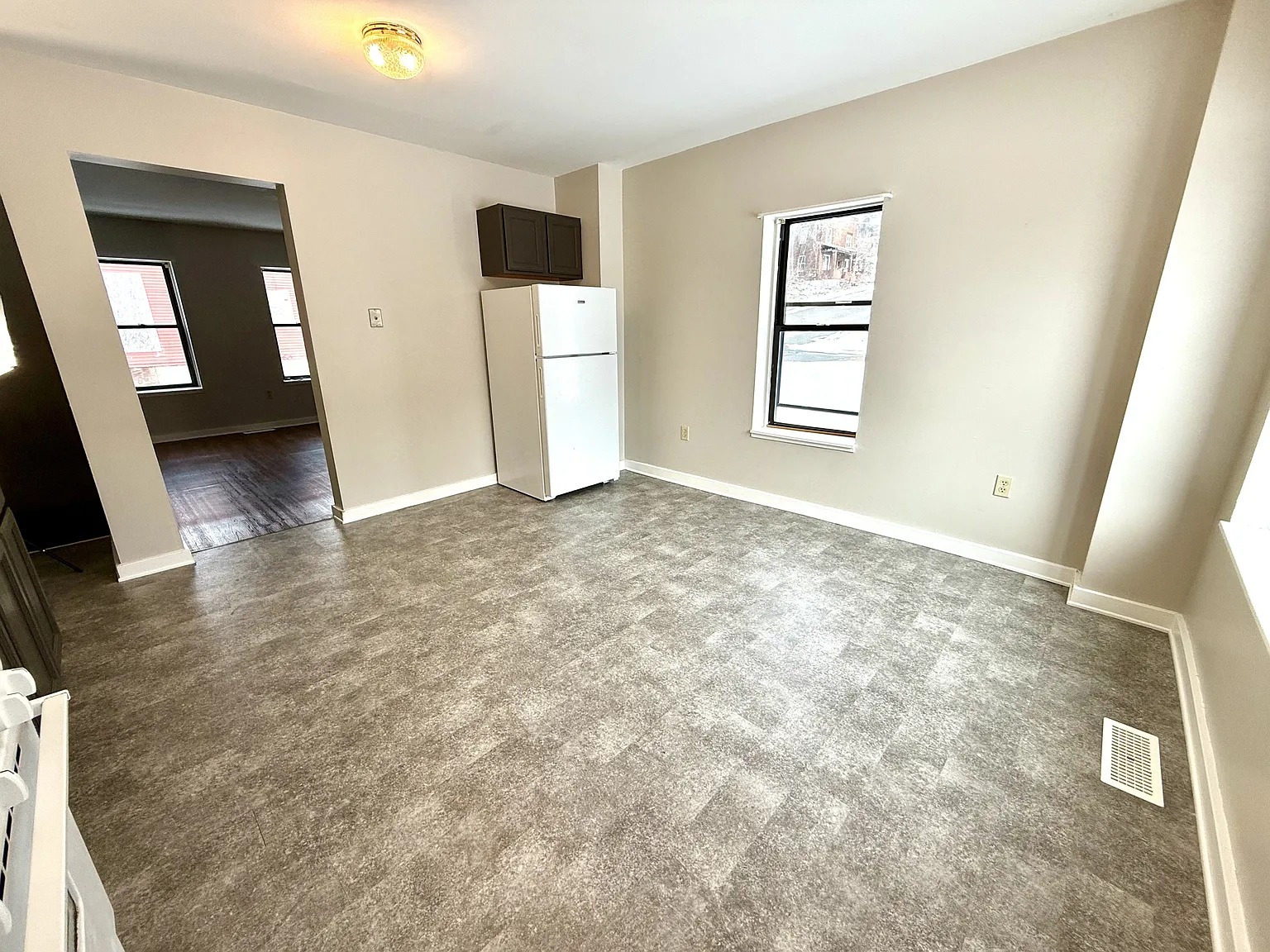4th street apartments - Midland - 400 — Photo 3