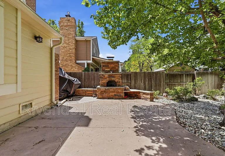 8007 S Datura St — Photo 22