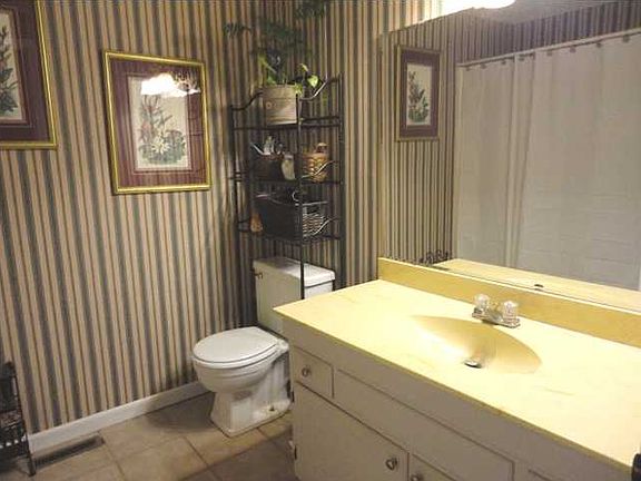 5th image of 8700 Cove Wood Ln