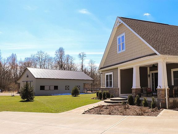 3rd image of 1805 Greenleaf Ln