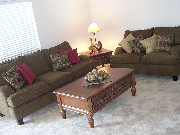 Large Living Room Is Perfect For Etertaining In Style 