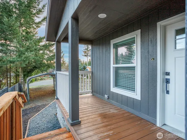 90 E Treewater Place, Shelton, WA 98584