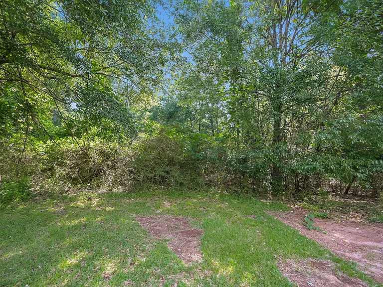 810 Windsor Dr — Photo 17