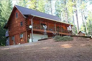 18701 Lady Ellen Ln photo 1