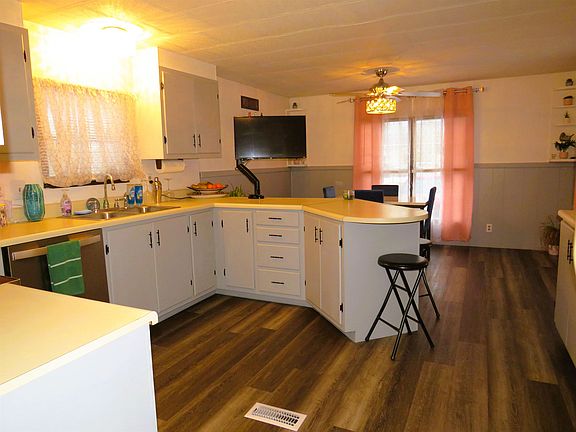 5th image of 8 Cardinal Circle