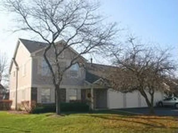 127 Wolcott Ct #O2, Schaumburg, IL 60193
