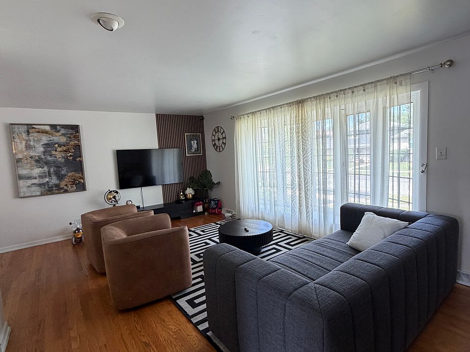 1st image of 17624 71st Ave