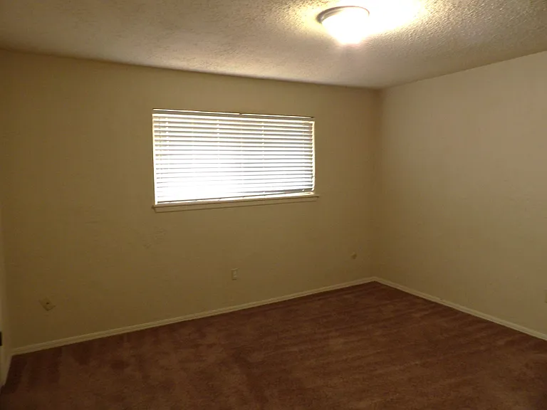 6403 NW Oak Ave #C-2 — Photo 5