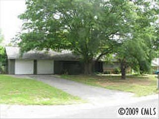 1st image of 200 King Henry Ln