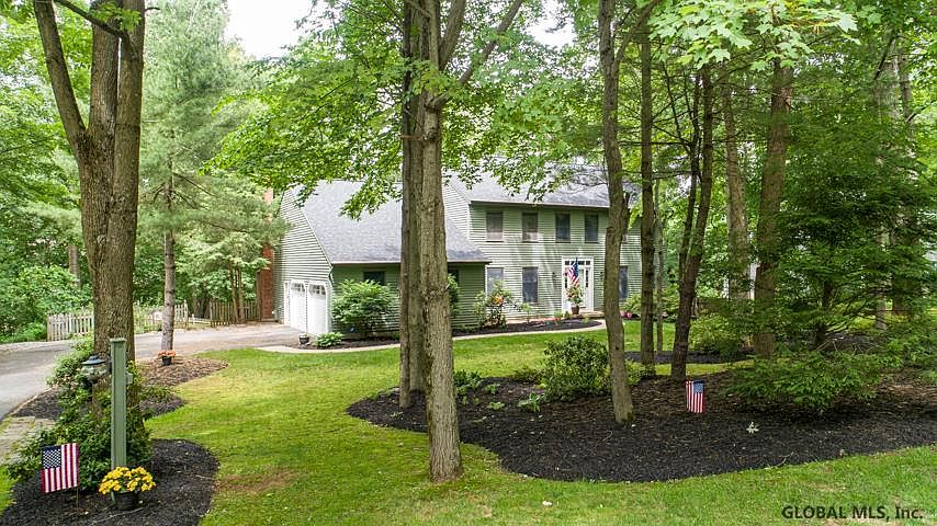 1st image of 11 Sandalwood Dr