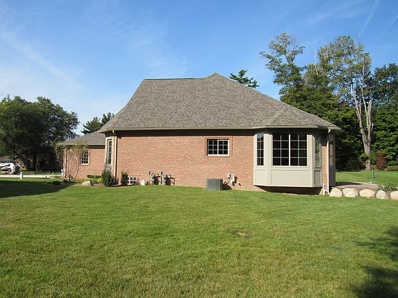 4th image of 50828 Redwood Ln