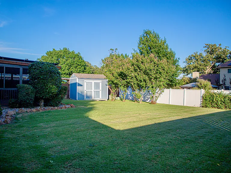 2201 Driskell Ln — Photo 29