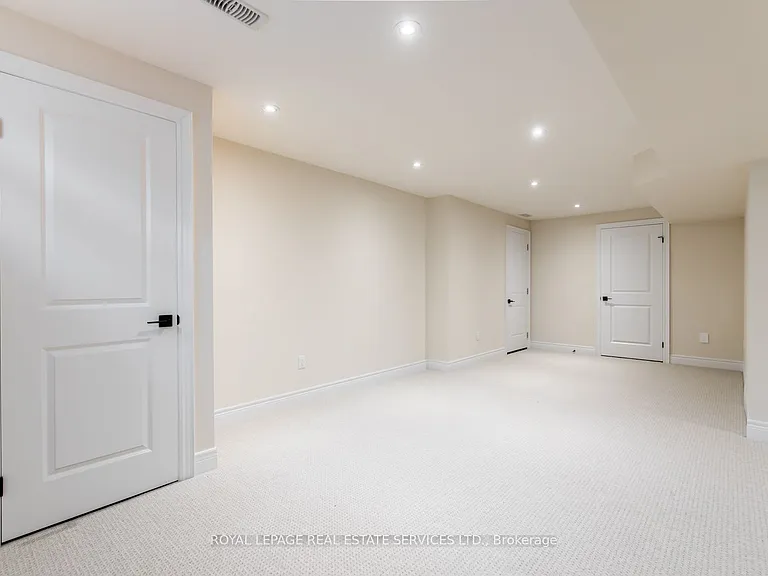 42 Beachwalk Cres — Photo 32