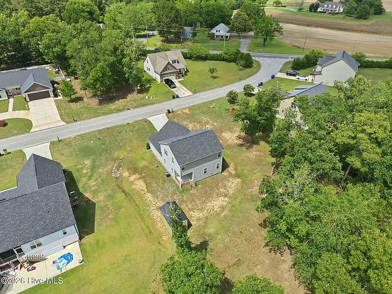 105 Village Dr — Photo 9