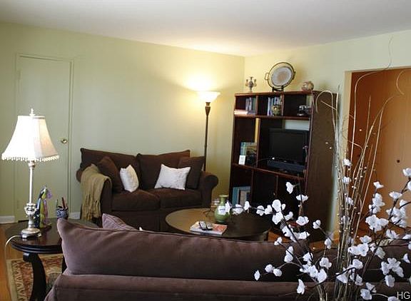 4th image of 14 Sussex Ct APT 308
