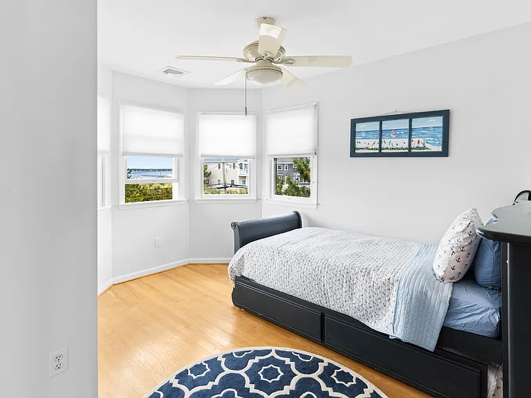 863 Dune Rd — Photo 31