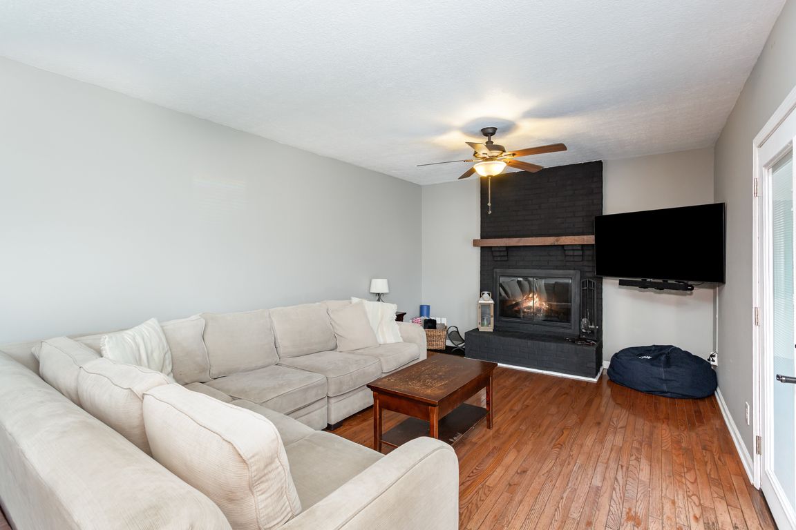 next background image