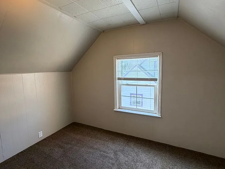 137 Highland Ave — Photo 9
