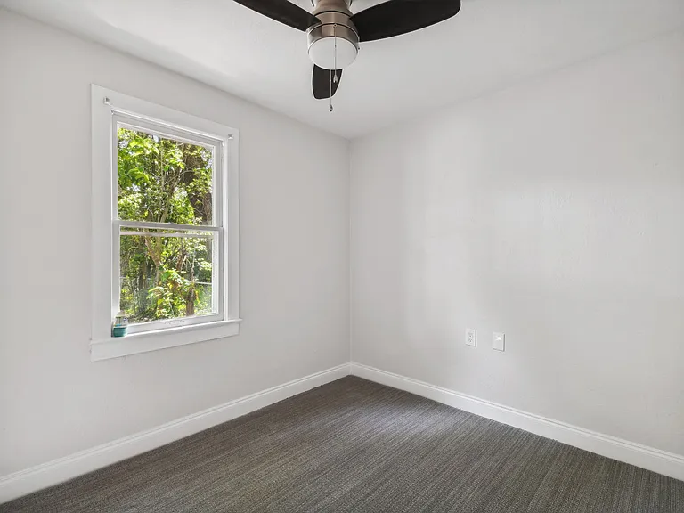 5710 Kenwood Ave — Photo 10