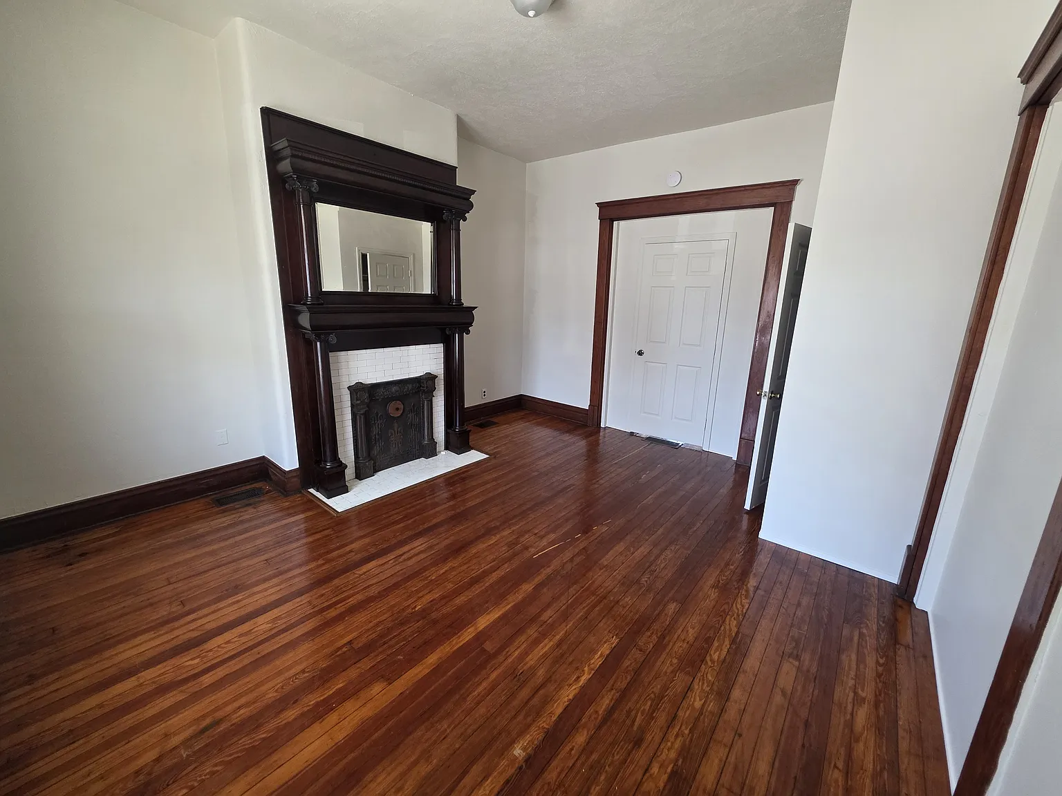 2 bed, 1100 sqft, $1,350 — Photo 3