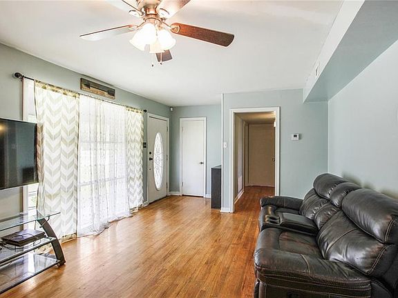 3rd image of 1201 Hilma St
