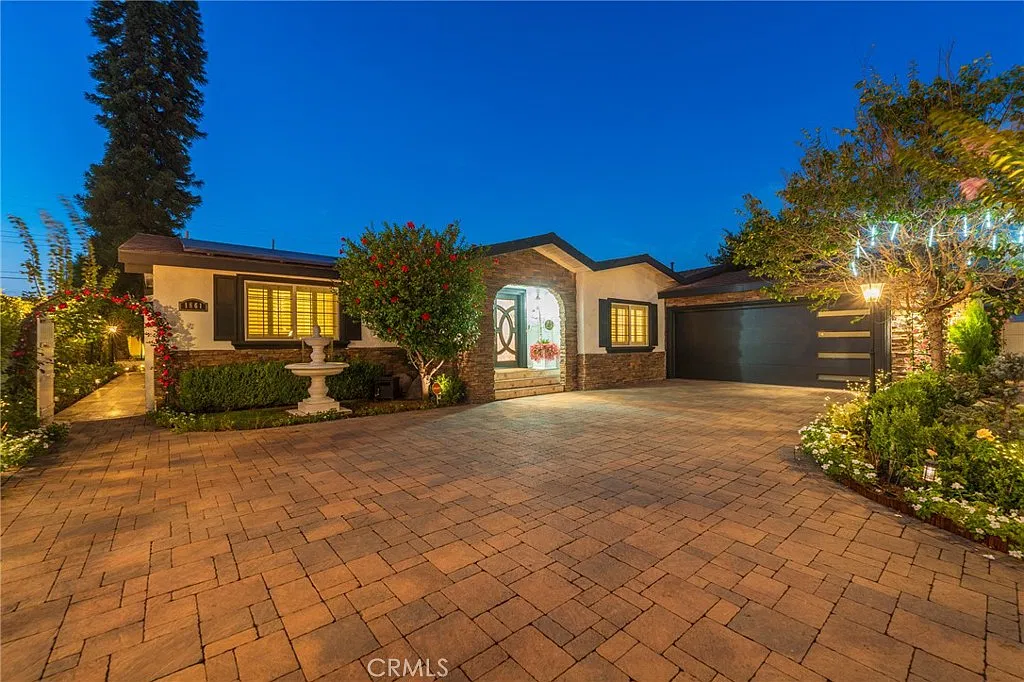 5 bed, 3.5 bath, 2567 sqft, $6,500 — Photo 1