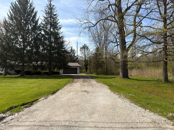 4715 Smith Rd, Kimball, MI 48074