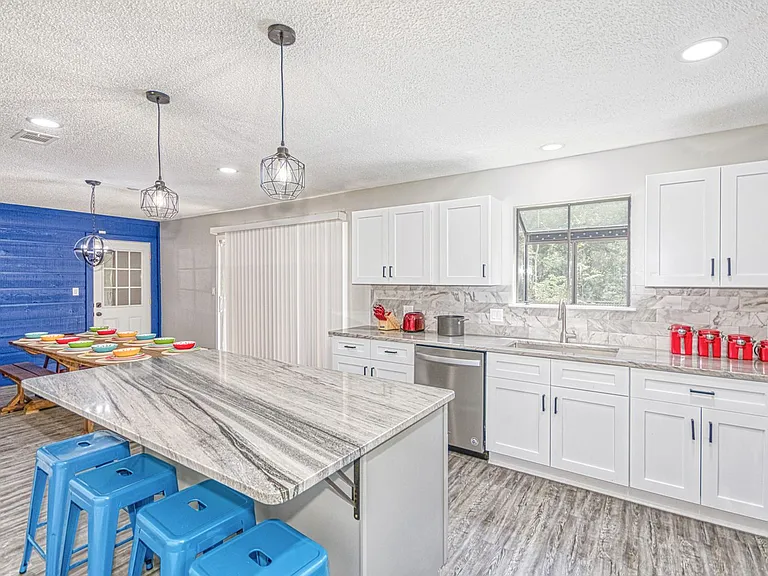 430 Grail Ct — Photo 6