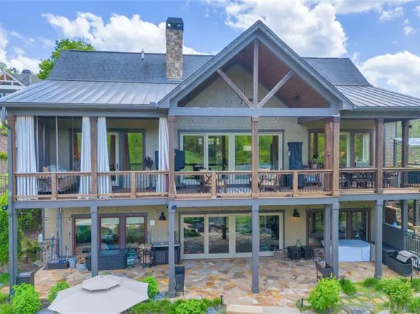 1644 Currahee Club Dr, Toccoa, GA 30577