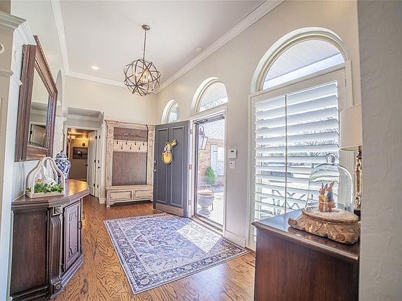 3rd image of 3903 Northridge Rd