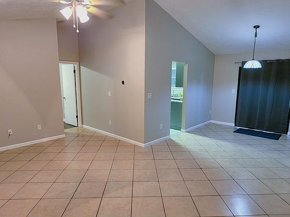 3rd image of 3002 NW 76th Ter