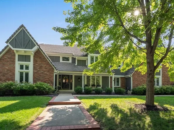 12417 High Dr, Leawood, KS 66209