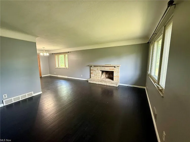6950 Columbia Rd — Photo 6