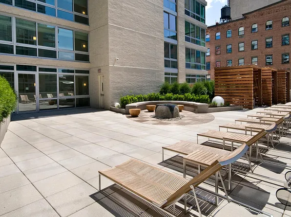 505 West 37th Street image 5 of 13