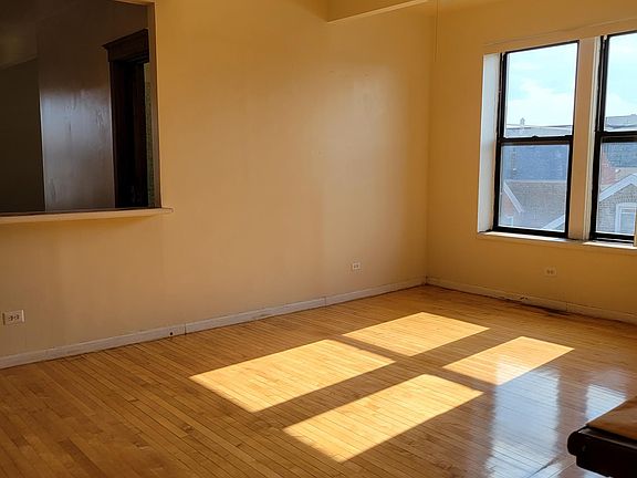 4th image of 812 W 33rd St Unit 3C