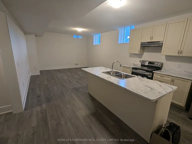 193 Rowe St #BASEMENT — Photo 10